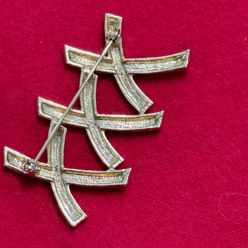 Brooche - Picture 3 of 4
